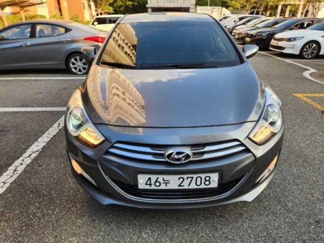 2012 Hyundai i40Saloon 1.7 VGT MODERN