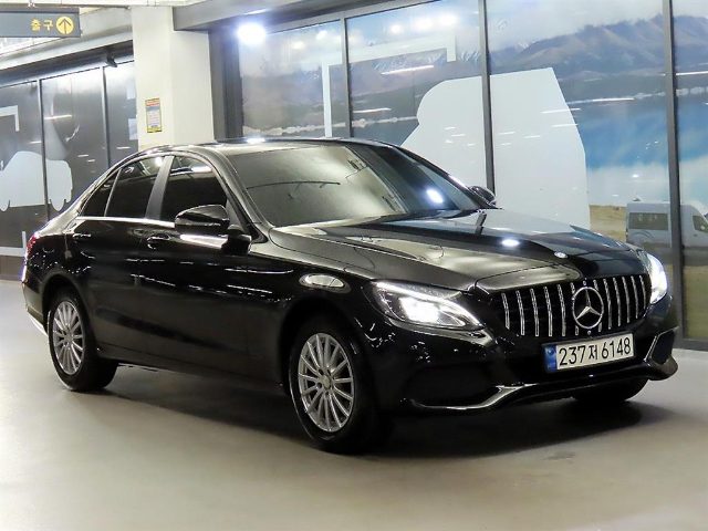 2015 Mercedes-Benz C-Class W205 C200