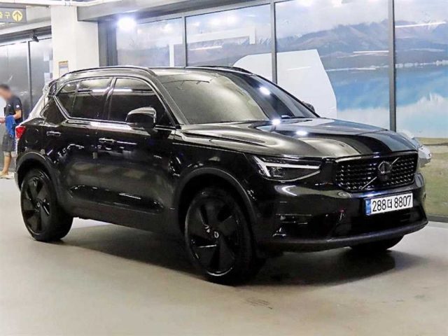 2024 Volvo XC40 B4 AWD 플러스 브라이트