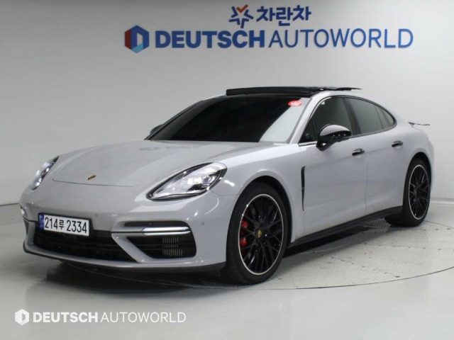 2018 Porsche Panamera (971) 4.0 터보