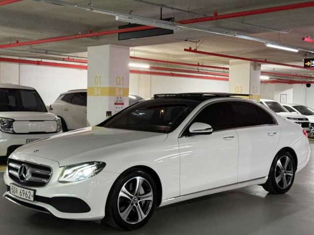 2018 Mercedes-Benz E-Class W213 E300 아방가르드