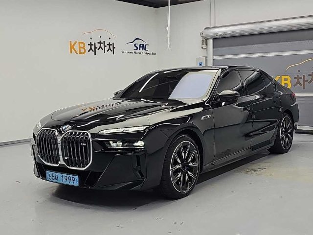 2023 BMW i7 M70 xDrive