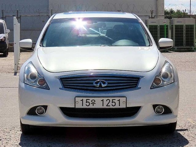 2010 Infiniti G37 세단