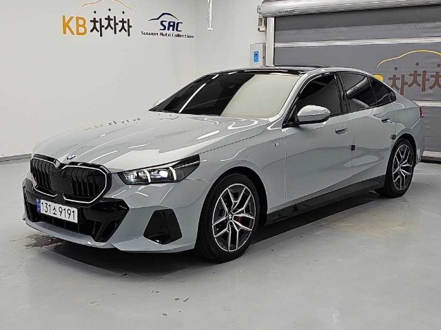 2024 BMW 5 Series (G60) 520i M 스포츠