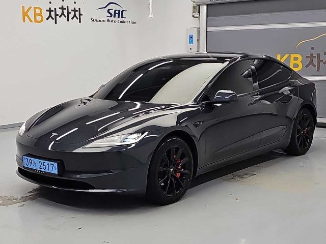 2025 Tesla Model 3 롱 레인지