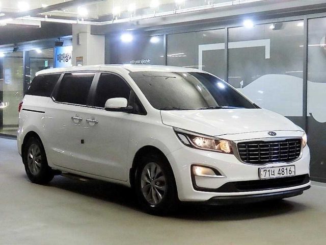 2018 Kia Carnival 디젤 11인승 디럭스