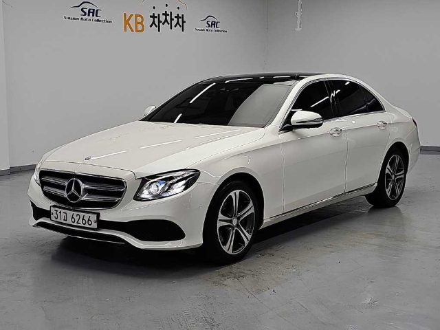 2017 Mercedes-Benz E-Class W213 E300 4MATIC 아방가르드