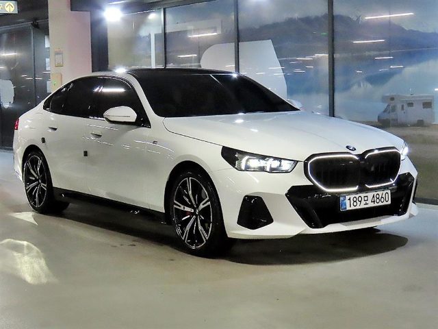 2024 BMW 5 Series (G60) 530i xDrive M 스포츠 프로