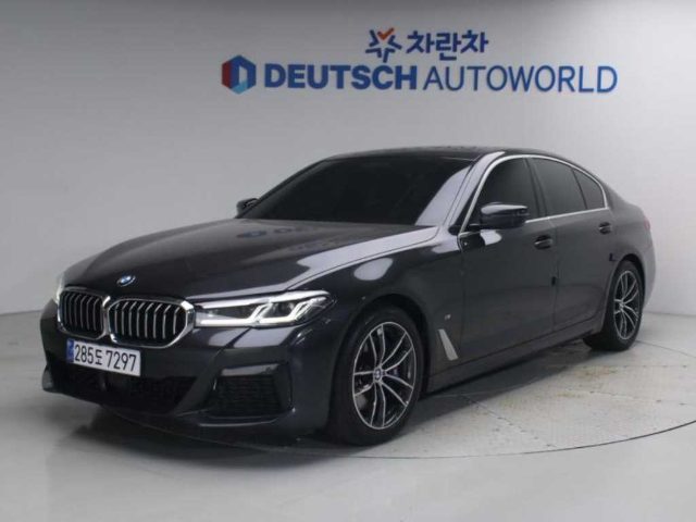 2023 BMW 5 Series (G30) 523d M 스포츠