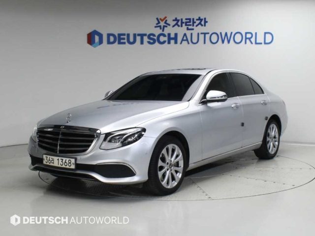 2017 Mercedes-Benz E-Class W213 E300 4MATIC 익스클루시브