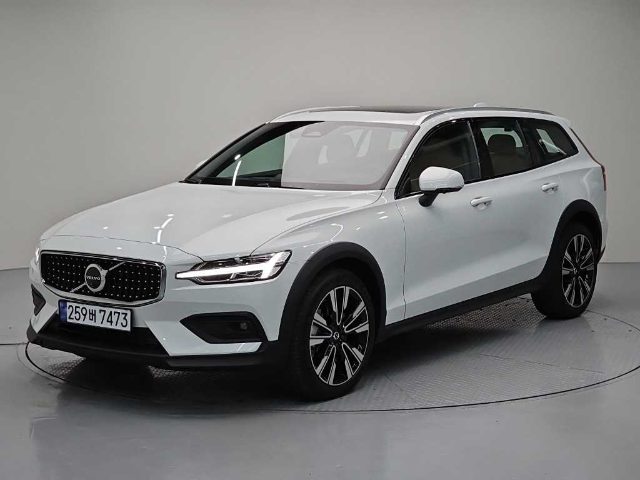 2026 Volvo V60 크로스 컨트리 2세대 2.0 B5 울트라 AWD