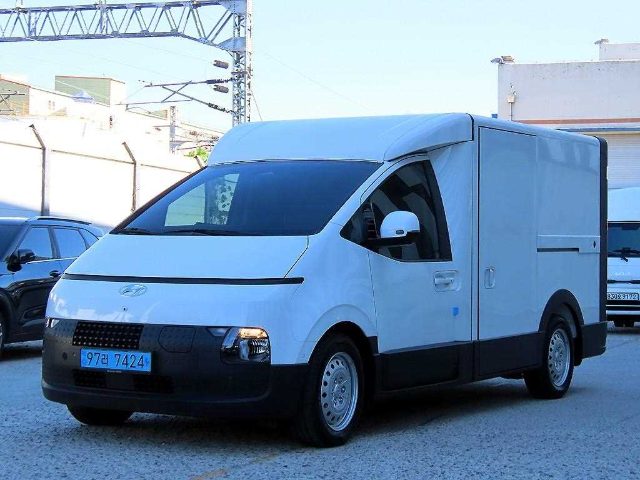 2024 Hyundai ST1 (EV) 프리미엄 카고