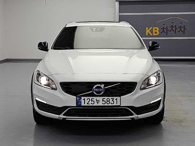 2017 Volvo V60 크로스컨트리 2.0 D4 섬멈