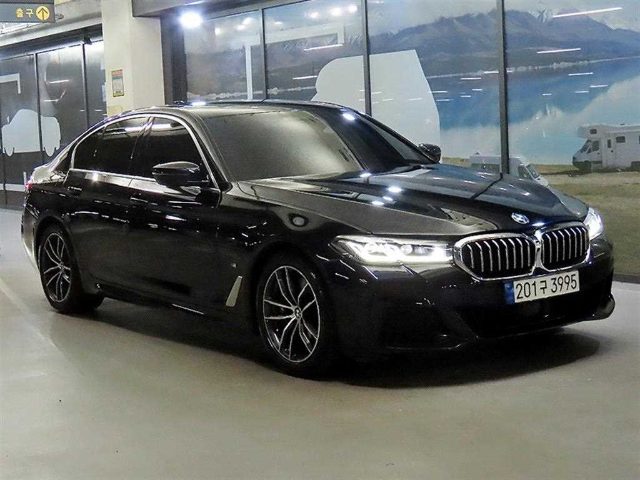 2023 BMW 5 Series (G30) 520i M 스포츠