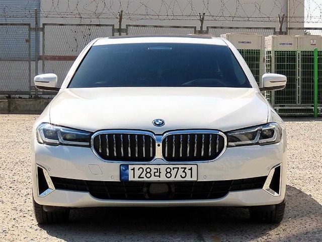 2023 BMW 5 Series (G30) 530e 럭셔리
