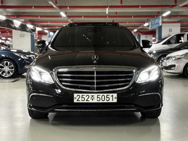 2019 Mercedes-Benz E-Class W213 E300e 익스클루시브