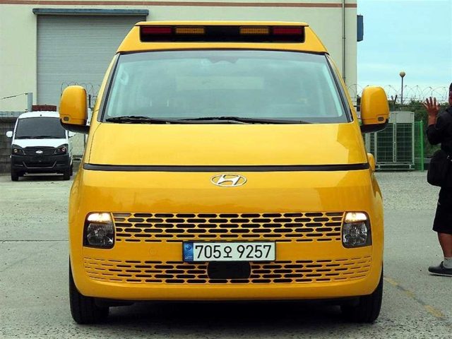 2023 Hyundai Staria 15인승 어린이 보호차량