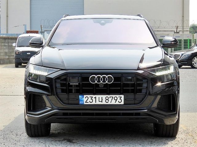 2023 Audi Q8 55 TFSI 콰트로 프리미엄