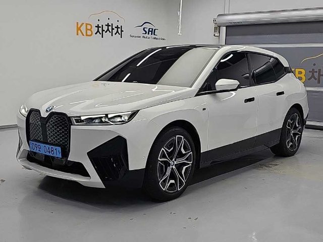 2023 BMW iX M60