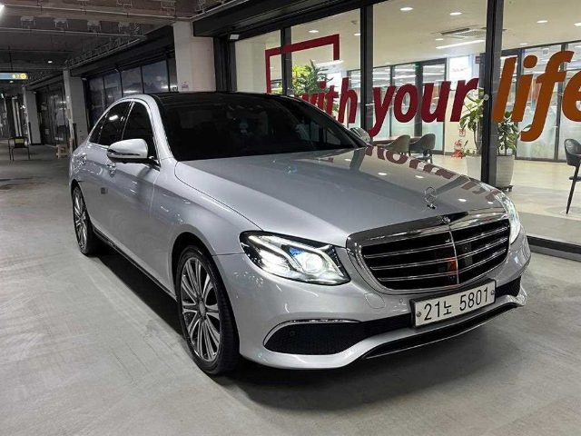 2017 Mercedes-Benz E-Class W213 E400 4MATIC 익스클루시브