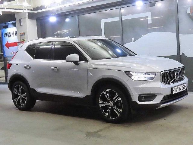 2019 Volvo XC40 T4 4WD 모멘텀