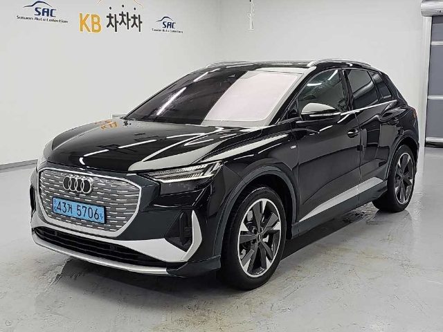 2022 Audi Q4 e-tron 40 프리미엄