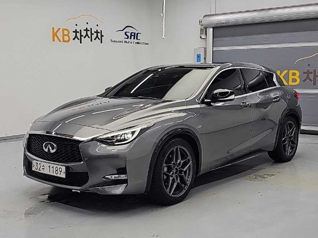 2018 Infiniti Q30 2.0 스포츠 에센셜