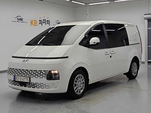 2022 Hyundai Staria 2WD 디젤 카고 모던 5인승