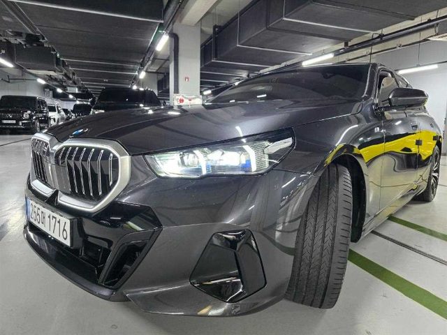 2025 BMW 5 Series (G60) 530i xDrive M 스포츠