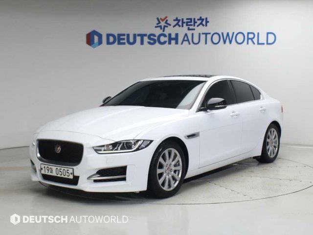 2016 Jaguar XE 2.0T 프레스티지