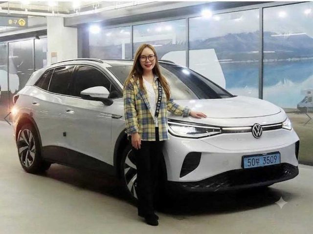 2024 Volkswagen ID.4 Pro 프로