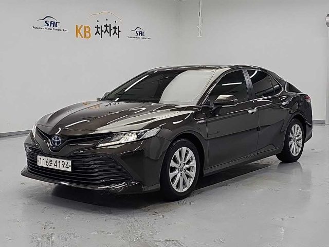 2020 Toyota Camry (XV70) 2.5 하이브리드 LE