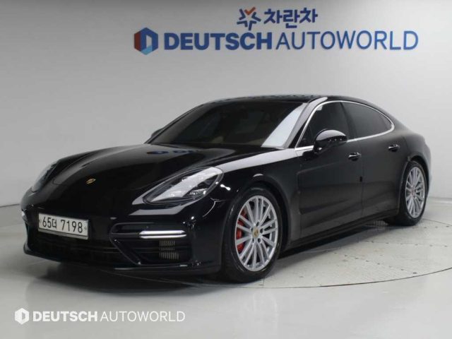 2018 Porsche Panamera (971) 4.0 터보