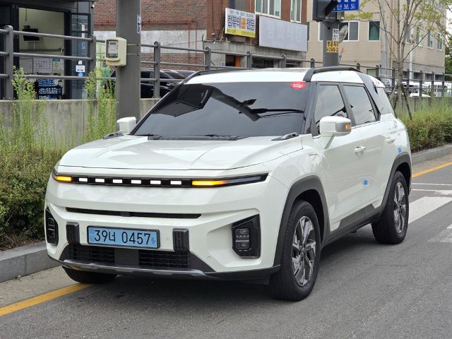 2023 KG Mobility Torres EVX E7