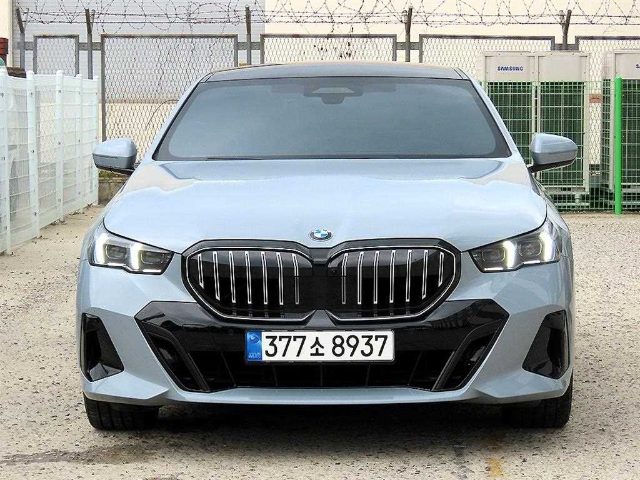 2025 BMW 5 Series (G60) 530i xDrive M 스포츠