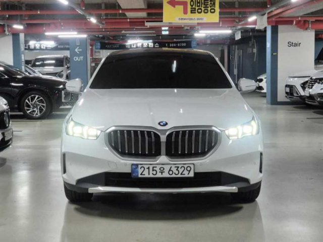 2025 BMW 5 Series (G60) 520i 기본형