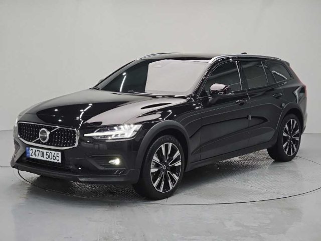 2026 Volvo V60 크로스 컨트리 2세대 2.0 B5 울트라 AWD