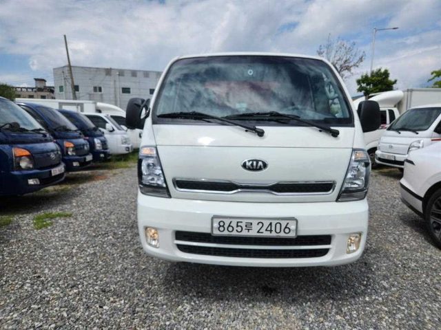 2020 Kia Bongo 3 1.0톤/킹캡/초장축 (듀얼컴프) 디럭스 저상냉동탑