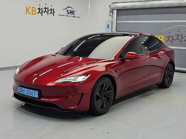 2024 Tesla Model 3 퍼포먼스