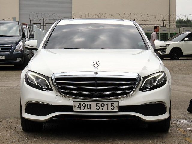 2018 Mercedes-Benz E-Class W213 E300 4MATIC 익스클루시브