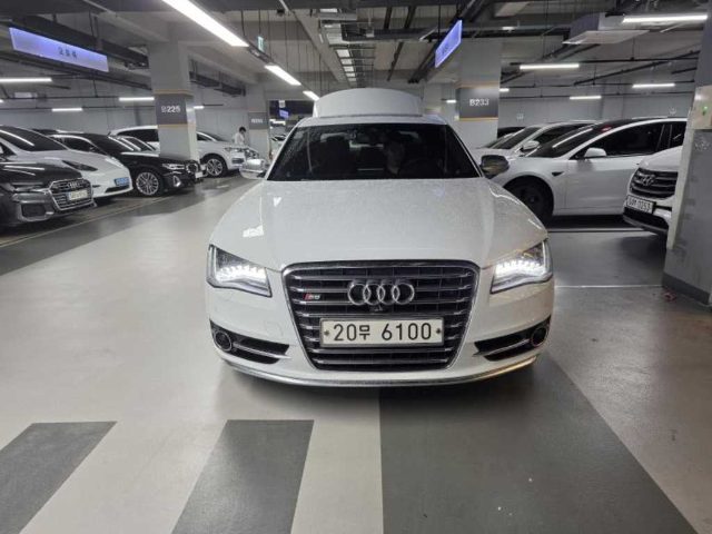 2014 Audi S8 4.0 TFSI 콰트로