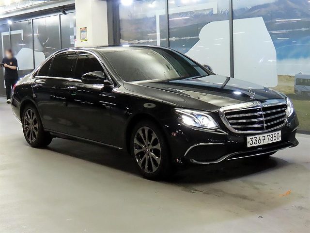 2019 Mercedes-Benz E-Class W213 E220d 4MATIC 익스클루시브