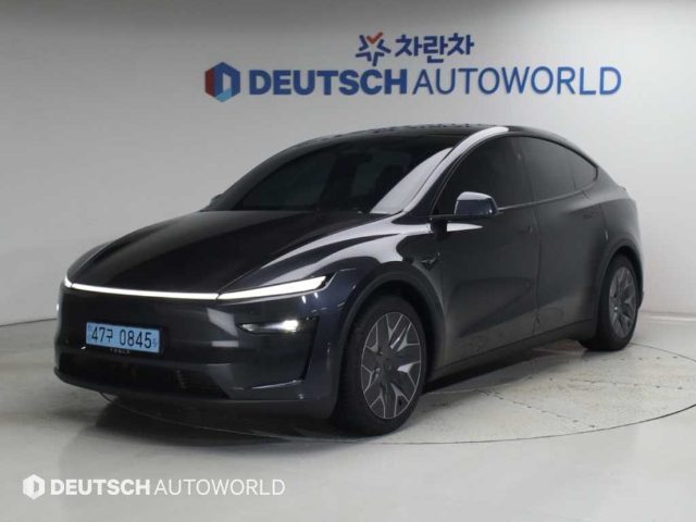 2026 Tesla Model Y L