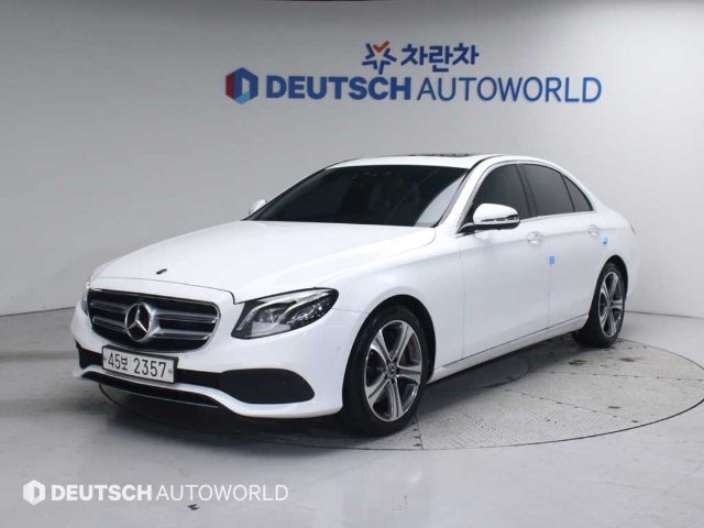2017 Mercedes-Benz E-Class W213 E300 4MATIC 아방가르드