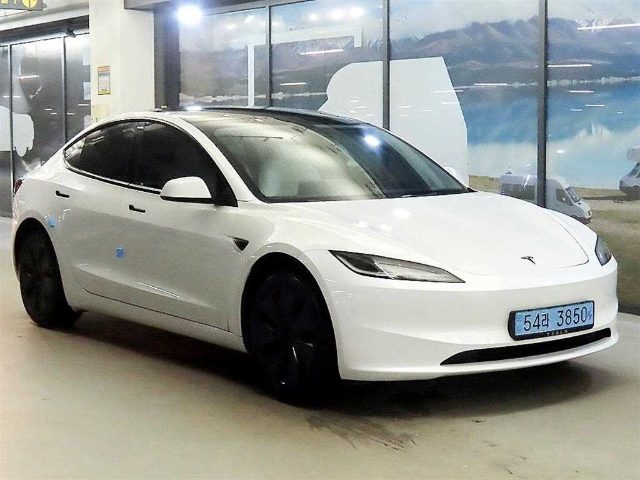 2024 Tesla Model 3 RWD