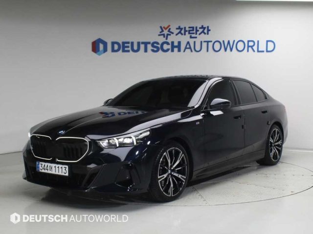 2025 BMW 5 Series (G60) 530e M 스포츠