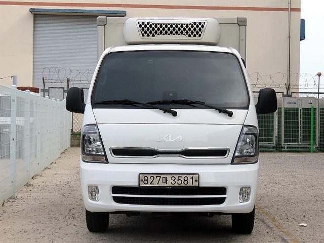 2022 Kia Bongo 3 1.0톤/킹캡/초장축/표준형/ (듀얼컴프) 냉동탑