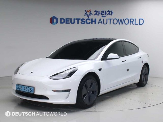 2022 Tesla Model 3 RWD