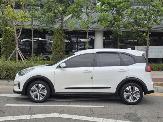 2022 Kia Niro EV 어스