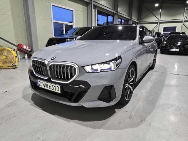2025 BMW 5 Series (G60) 530i xDrive M 스포츠
